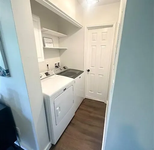 Modern Rocket City Condo -- 3 Min To Mid-City
