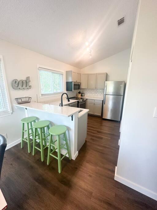 Modern Rocket -- 3 Min To Mid-city Apartment Huntsville